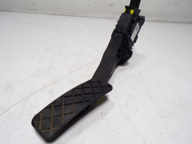 Recambio de potenciometro pedal para volkswagen golf vii lim. 1.6 tdi dpf referencia OEM IAM 5Q2723503D 5Q2723503D 