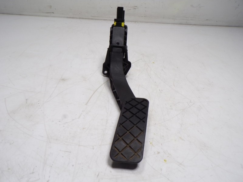 Recambio de potenciometro pedal para volkswagen golf vii lim. 1.6 tdi dpf referencia OEM IAM 5Q2723503D 5Q2723503D 