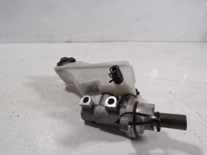 Recambio de bomba freno para hyundai tucson 1.7 crdi cat referencia OEM IAM 58510D7100  