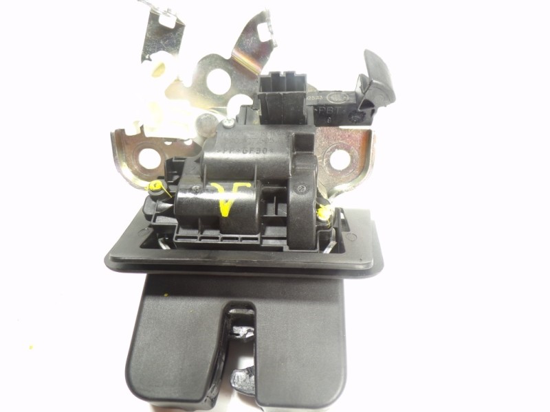 Recambio de cerradura maletero / porton para audi a3 sportback (8vf) s line edition referencia OEM IAM 8R0827505A 8R0827505A 