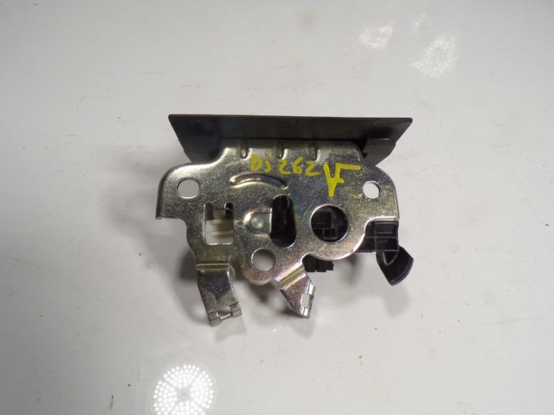 Recambio de cerradura maletero / porton para audi a3 sportback (8vf) s line edition referencia OEM IAM 8R0827505A 8R0827505A 