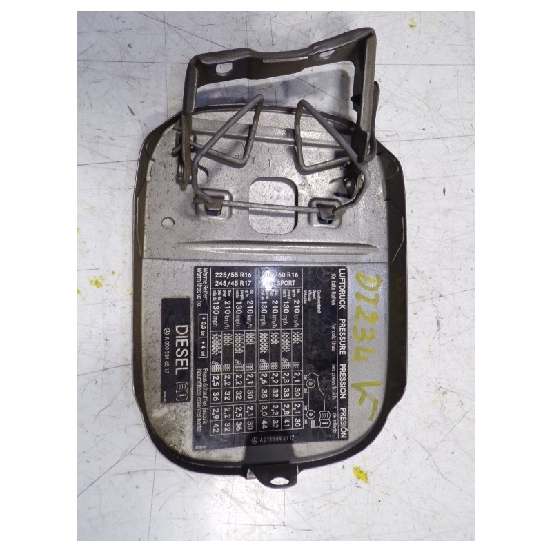 Recambio de tapa combustible para mercedes-benz clase e (w211) berlina 2.2 cdi cat referencia OEM IAM A2117500206  