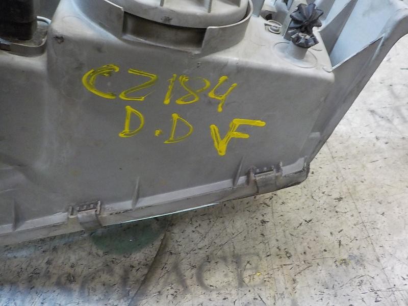 Recambio de faro derecho para hyundai lantra berlina (rd) 1.6 16v cat referencia OEM IAM   