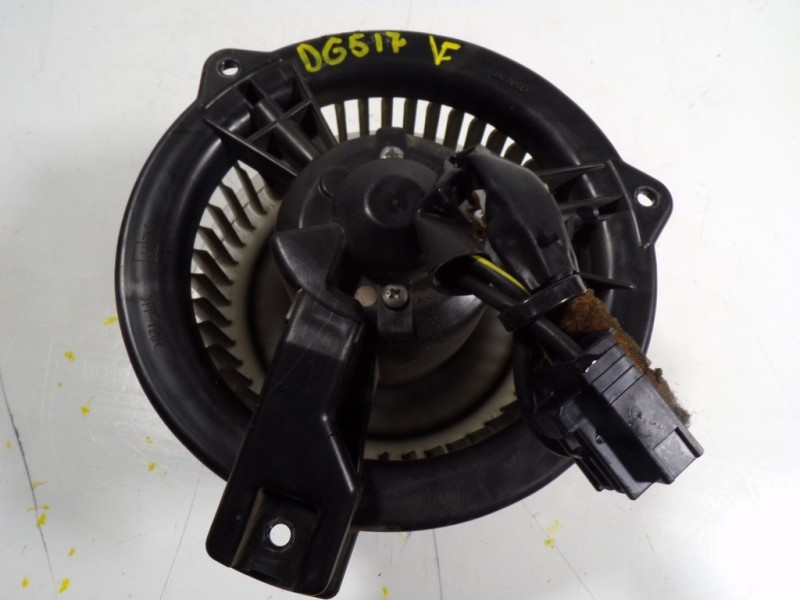 Recambio de motor calefaccion para toyota prius (nhw20) 1.5 cat referencia OEM IAM 8710347020  