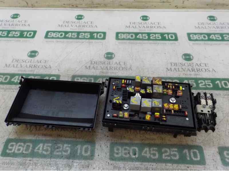 Recambio de caja reles / fusibles para opel astra j lim. 2.0 16v cdti referencia OEM IAM 13343981  