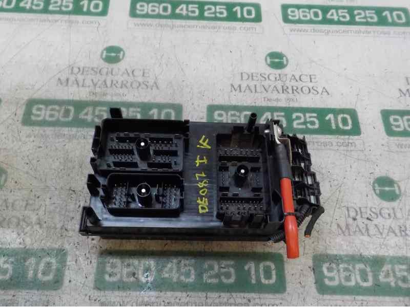 Recambio de caja reles / fusibles para opel astra j lim. 2.0 16v cdti referencia OEM IAM 13343981  