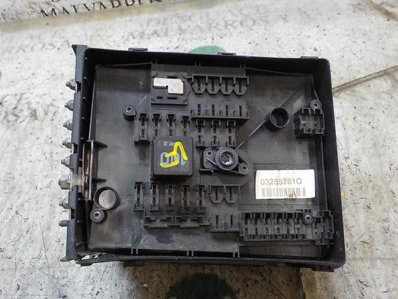 Recambio de caja reles / fusibles para volkswagen golf v berlina (1k1) 2.0 tdi referencia OEM IAM   
