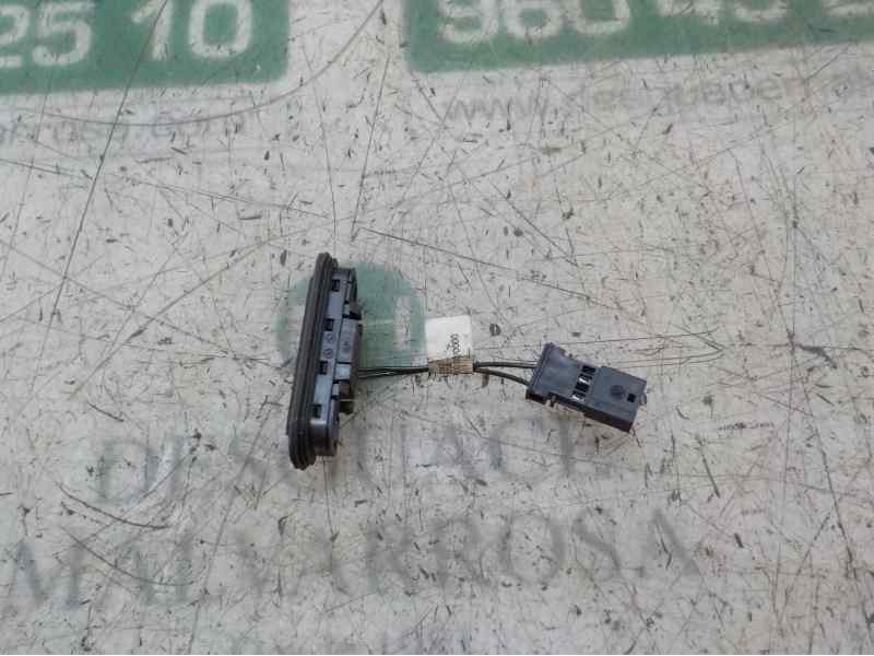 Recambio de maneta porton para opel astra j lim. 2.0 16v cdti referencia OEM IAM 13321633  