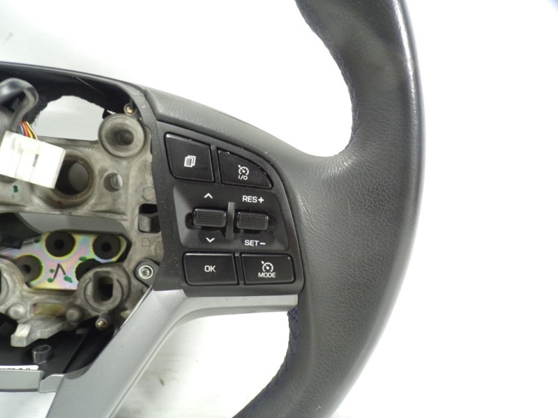 Recambio de volante para hyundai tucson 1.7 crdi cat referencia OEM IAM 56100D7580TRB  