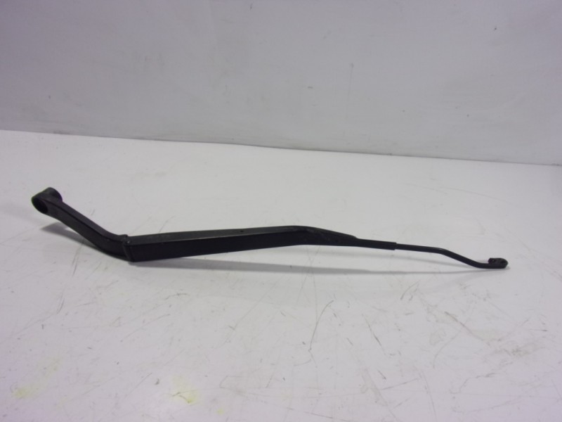 Recambio de brazo limpia delantero derecho para ssangyong korando premium 4x2 referencia OEM IAM   