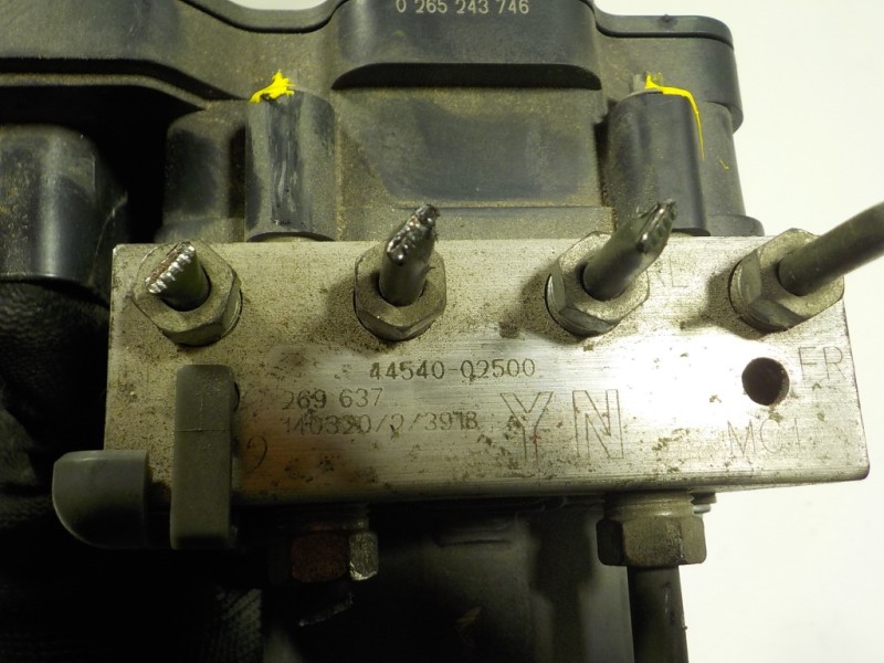 Recambio de abs para toyota auris 1.4 turbodiesel cat referencia OEM IAM 4405002A20 4454002500 