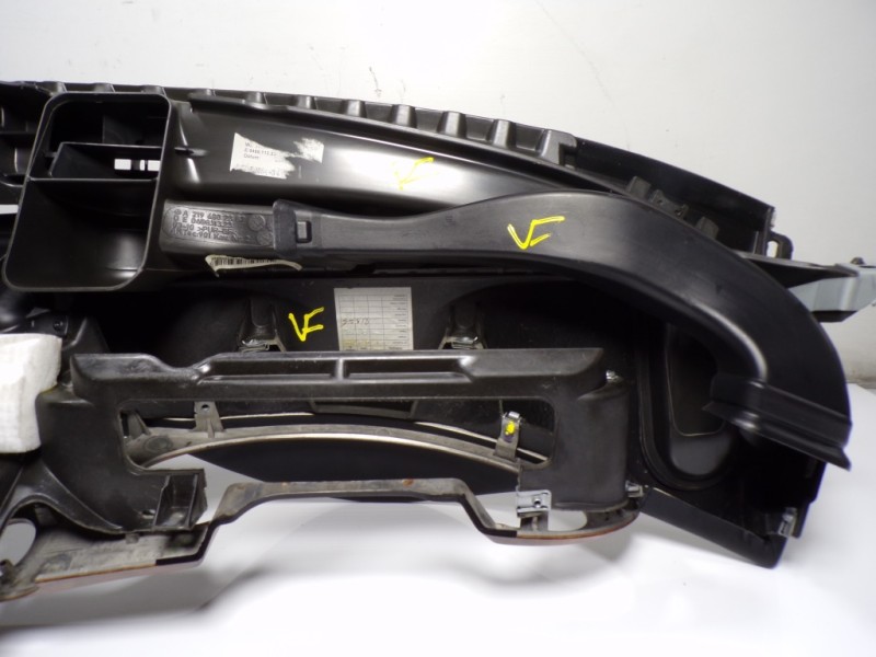 Recambio de salpicadero para mercedes-benz clase cls (w219) 3.0 cdi cat referencia OEM IAM A21968000879E44  A2198600502