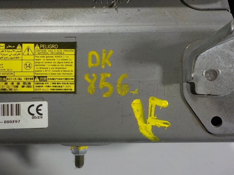 Recambio de airbag delantero derecho para toyota auris 1.4 turbodiesel cat referencia OEM IAM 7390002050C0 TG11D01002 