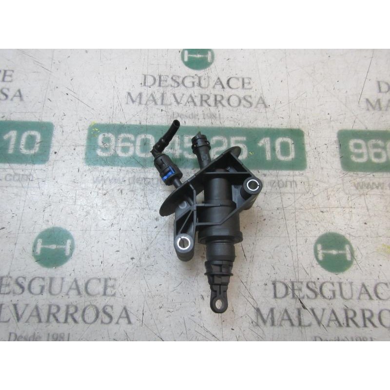 Recambio de bomba embrague para ford fiesta (ccn) titanium referencia OEM IAM 1751682 CV217A543BA 