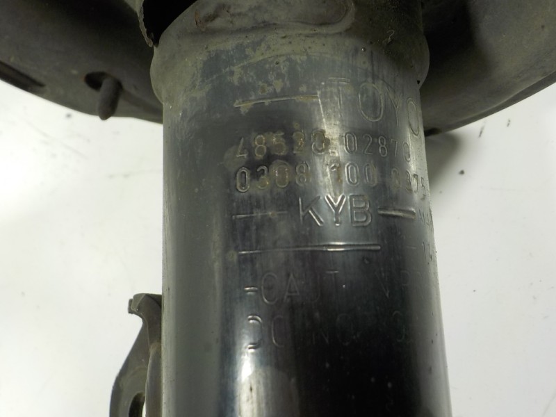 Recambio de amortiguador delantero izquierdo para toyota auris 1.4 turbodiesel cat referencia OEM IAM 4852009X70 4852002870 