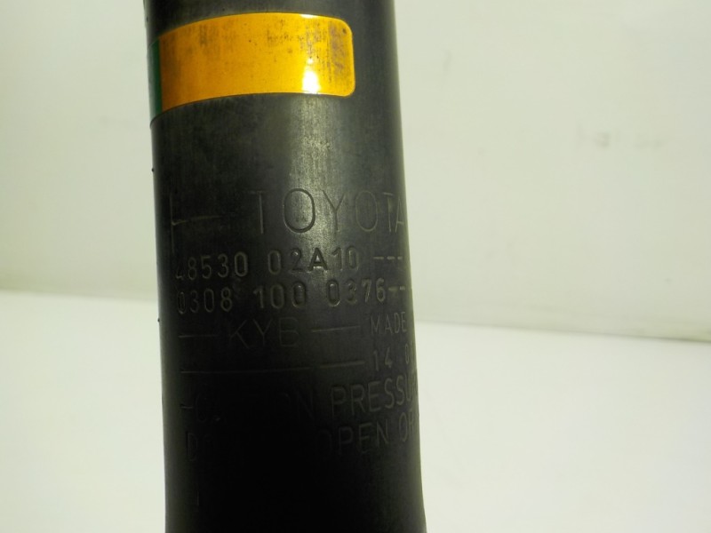 Recambio de amortiguador trasero derecho para toyota auris 1.4 turbodiesel cat referencia OEM IAM 4853009W10 4853002A10 