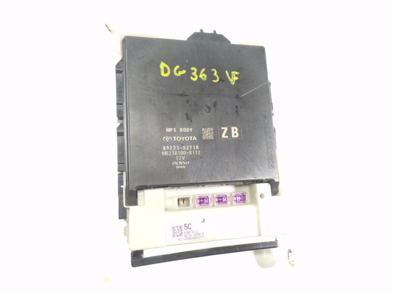 Recambio de caja reles / fusibles para toyota corolla (e21) referencia OEM IAM 8273002P80 8922102710 2381008172