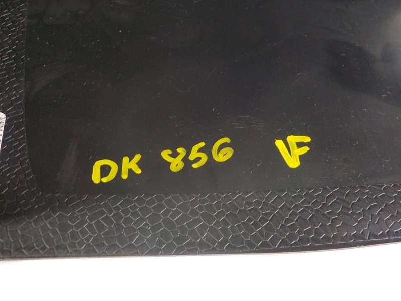 Recambio de apoyabrazos central para toyota auris 1.4 turbodiesel cat referencia OEM IAM 5891002450C0 5882102610 