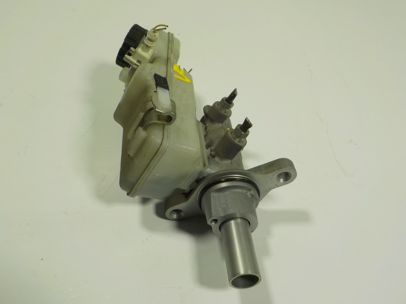 Recambio de bomba freno para toyota auris 1.4 turbodiesel cat referencia OEM IAM 4720109710  