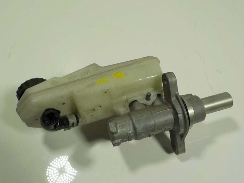 Recambio de bomba freno para toyota auris 1.4 turbodiesel cat referencia OEM IAM 4720109710  