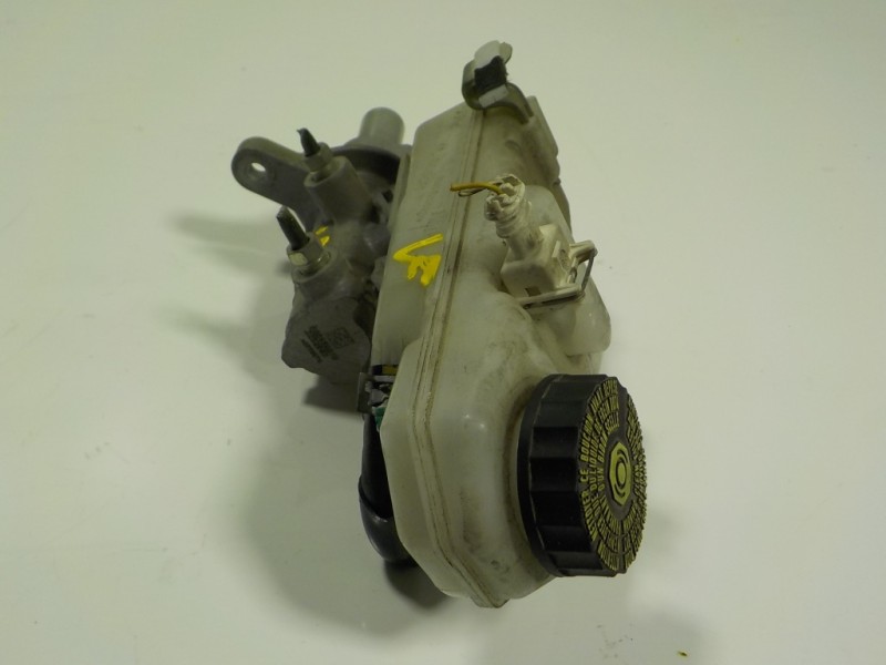 Recambio de bomba freno para toyota auris 1.4 turbodiesel cat referencia OEM IAM 4720109710  