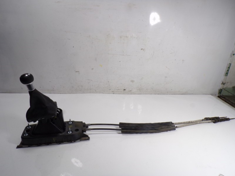 Recambio de palanca cambio para audi a3 sportback (8vf) s line edition referencia OEM IAM 5Q0711049AQ 5Q0711049AQ 