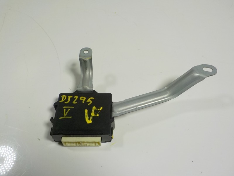 Recambio de modulo electronico para lexus rx 450h referencia OEM IAM 8943048060 8943048060 615162000