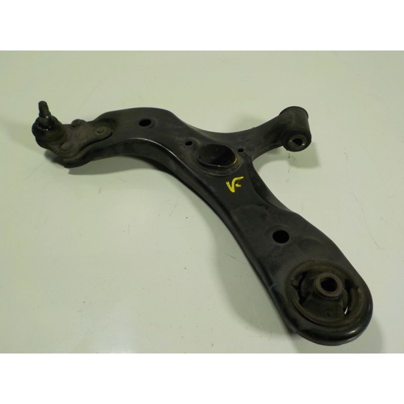 Recambio de brazo suspension inferior delantero izquierdo para toyota auris 1.4 turbodiesel cat referencia OEM IAM 4806902130  