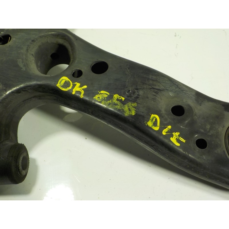 Recambio de brazo suspension inferior delantero izquierdo para toyota auris 1.4 turbodiesel cat referencia OEM IAM 4806902130  