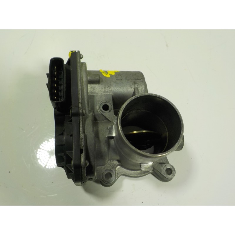 Recambio de caja mariposa para toyota auris 1.4 turbodiesel cat referencia OEM IAM 261000N030  