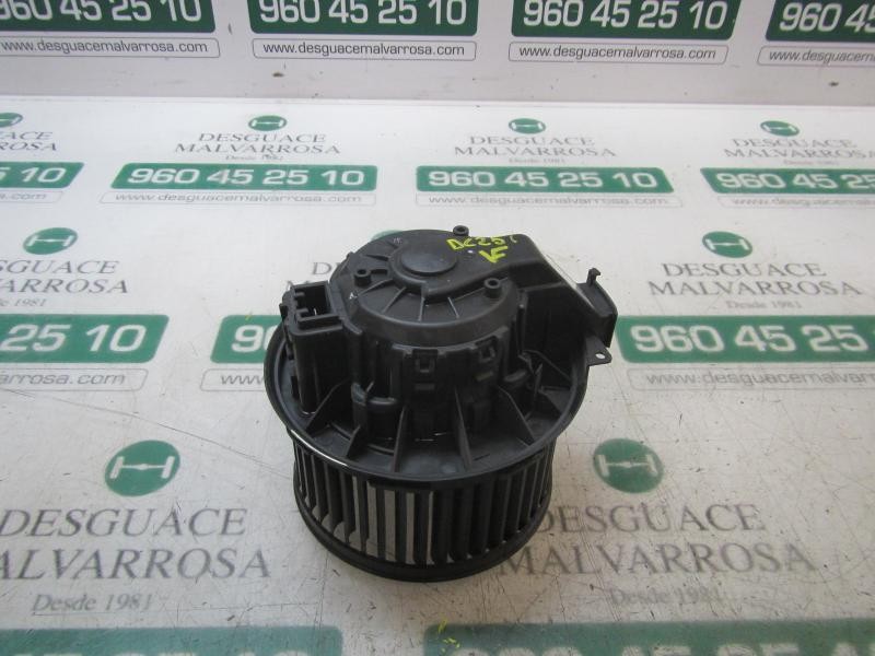 Recambio de motor calefaccion para ford fiesta (ccn) titanium referencia OEM IAM 1790329  