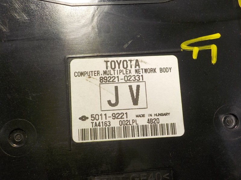 Recambio de caja reles / fusibles para toyota auris 1.4 turbodiesel cat referencia OEM IAM 8273012X70 8922102331 8922002021