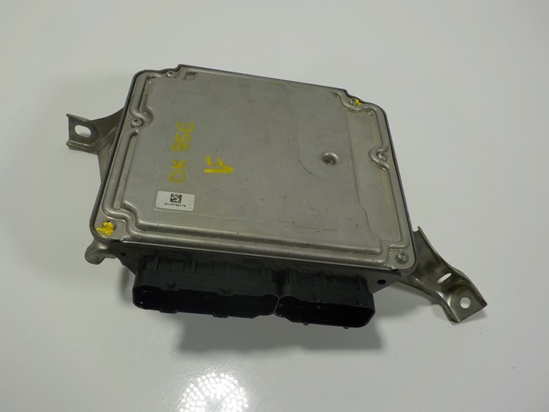 Recambio de centralita motor uce para toyota auris 1.4 turbodiesel cat referencia OEM IAM 896610ZG30 896610ZG30 