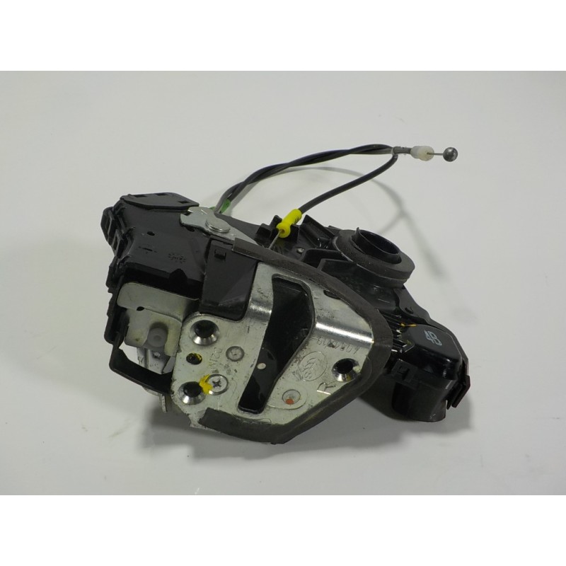 Recambio de cerradura puerta delantera derecha para toyota auris 1.4 turbodiesel cat referencia OEM IAM 6903005130  