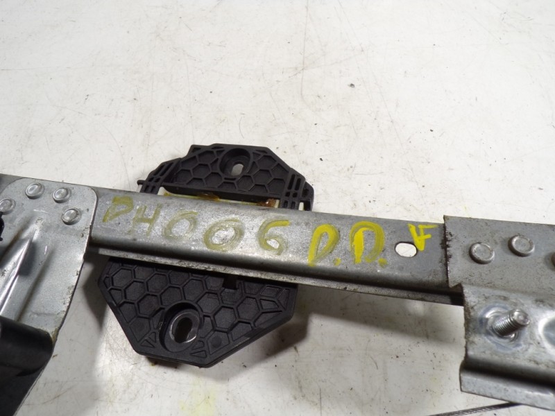 Recambio de elevalunas delantero derecho para dacia sandero 1.2 16v cat referencia OEM IAM 807209299R 807209293R 