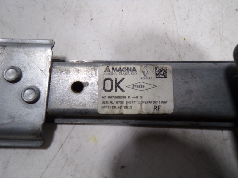 Recambio de elevalunas delantero derecho para dacia sandero 1.2 16v cat referencia OEM IAM 807209299R 807209293R 