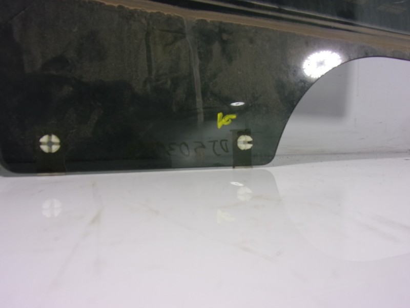 Recambio de cristal puerta trasero derecho para ssangyong korando premium 4x2 referencia OEM IAM   