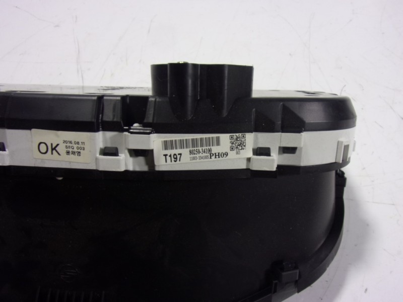 Recambio de cuadro instrumentos para ssangyong korando premium 4x2 referencia OEM IAM  8025034100 