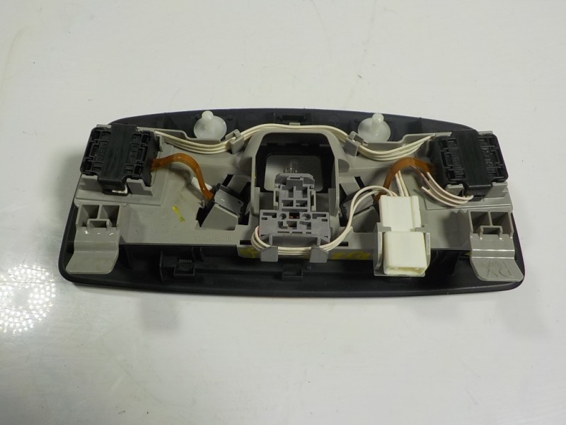 Recambio de piloto interior para lexus rx 450h referencia OEM IAM 8136048070C0 8136048070 