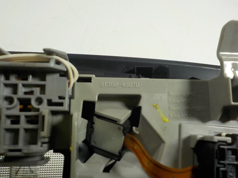 Recambio de piloto interior para lexus rx 450h referencia OEM IAM 8136048070C0 8136048070 