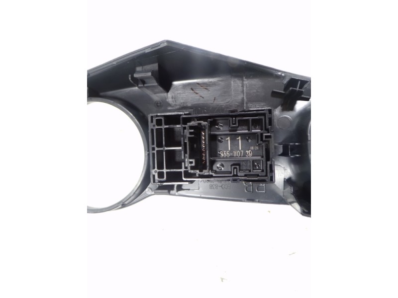 Recambio de mando elevalunas trasero derecho para toyota corolla (e21) referencia OEM IAM 8481002250 7427202780 