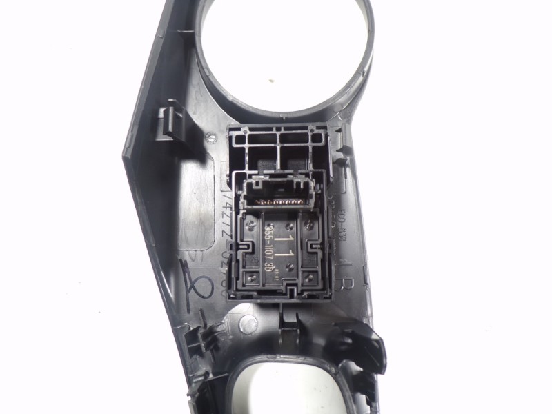 Recambio de mando elevalunas trasero izquierdo para toyota corolla (e21) referencia OEM IAM 8481002250 7427202780 