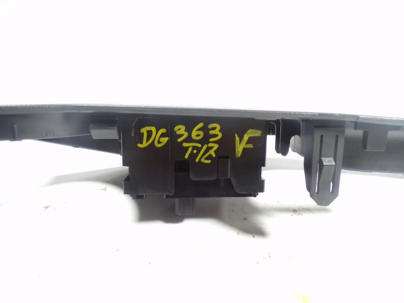 Recambio de mando elevalunas trasero izquierdo para toyota corolla (e21) referencia OEM IAM 8481002250 7427202780 