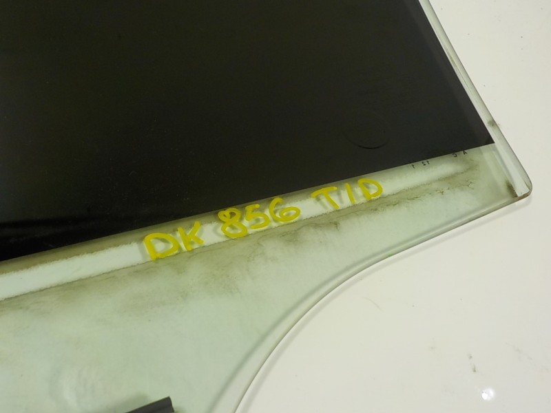 Recambio de cristal puerta trasero derecho para toyota auris 1.4 turbodiesel cat referencia OEM IAM 6810302340  