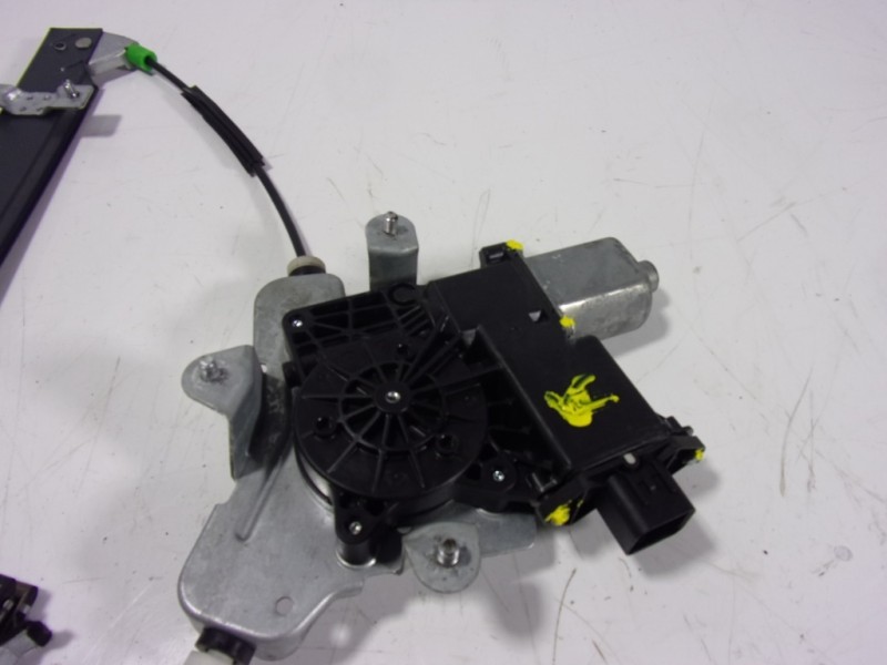 Recambio de elevalunas delantero izquierdo para ssangyong korando premium 4x2 referencia OEM IAM  98811CZ020 