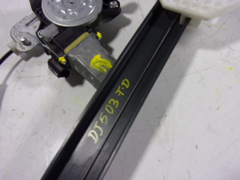 Recambio de elevalunas trasero derecho para ssangyong korando premium 4x2 referencia OEM IAM   