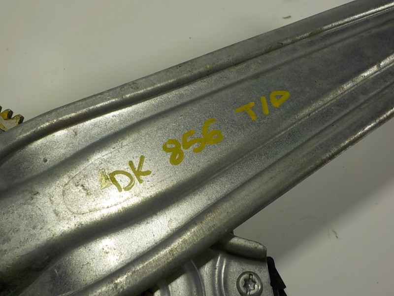 Recambio de elevalunas trasero derecho para toyota auris 1.4 turbodiesel cat referencia OEM IAM 6983002240 857200D120 