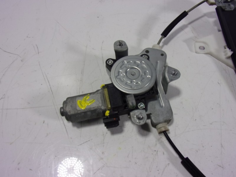 Recambio de elevalunas trasero izquierdo para ssangyong korando premium 4x2 referencia OEM IAM   