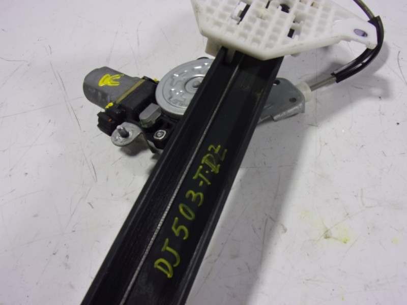 Recambio de elevalunas trasero izquierdo para ssangyong korando premium 4x2 referencia OEM IAM   