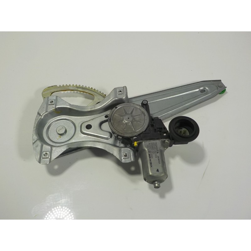 Recambio de elevalunas trasero izquierdo para toyota auris 1.4 turbodiesel cat referencia OEM IAM 6984002240 857100D100 